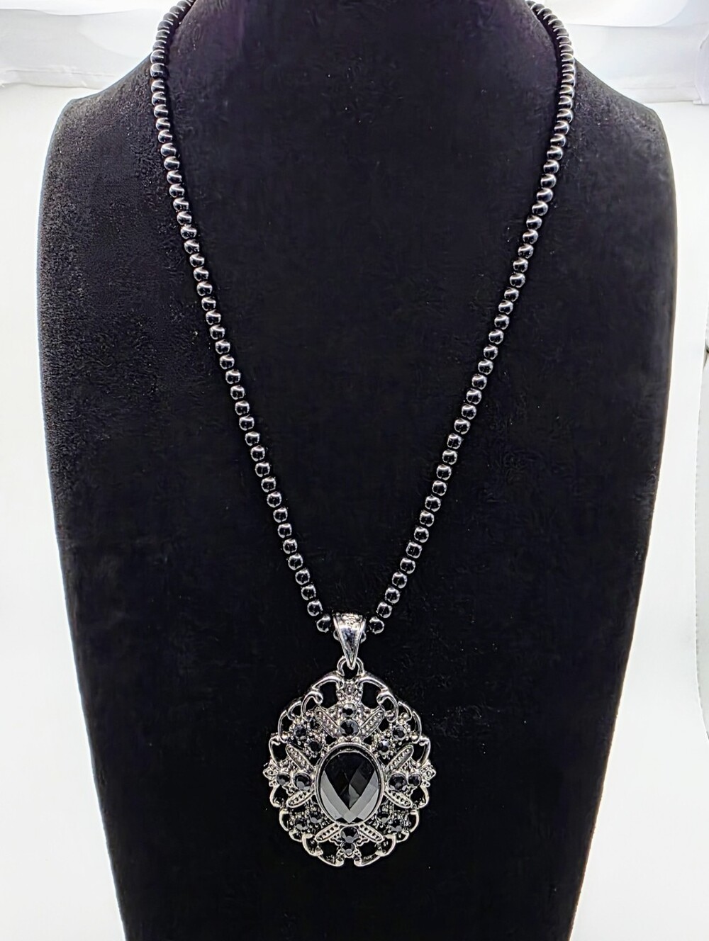 Black Crystal Filigree Pendant Necklace Gothic Vintage Style EUC